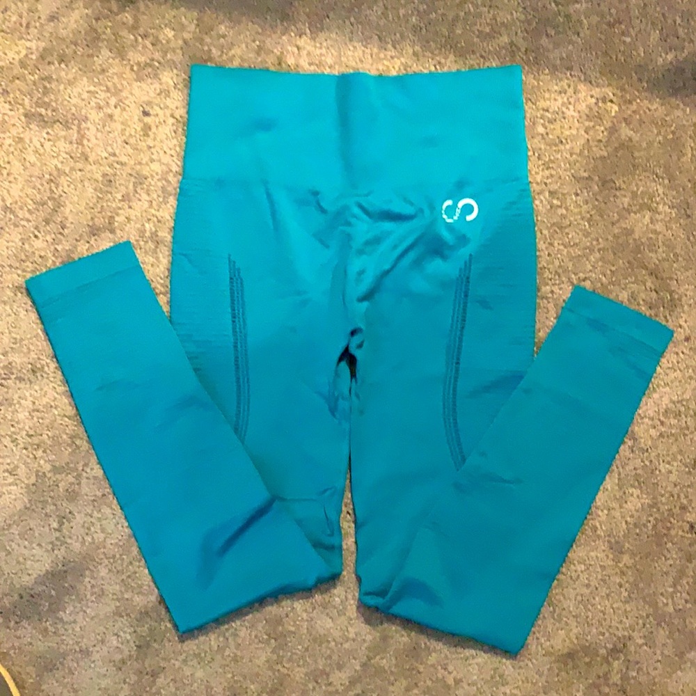 Curves ‘N Combat boots high waisted leggings